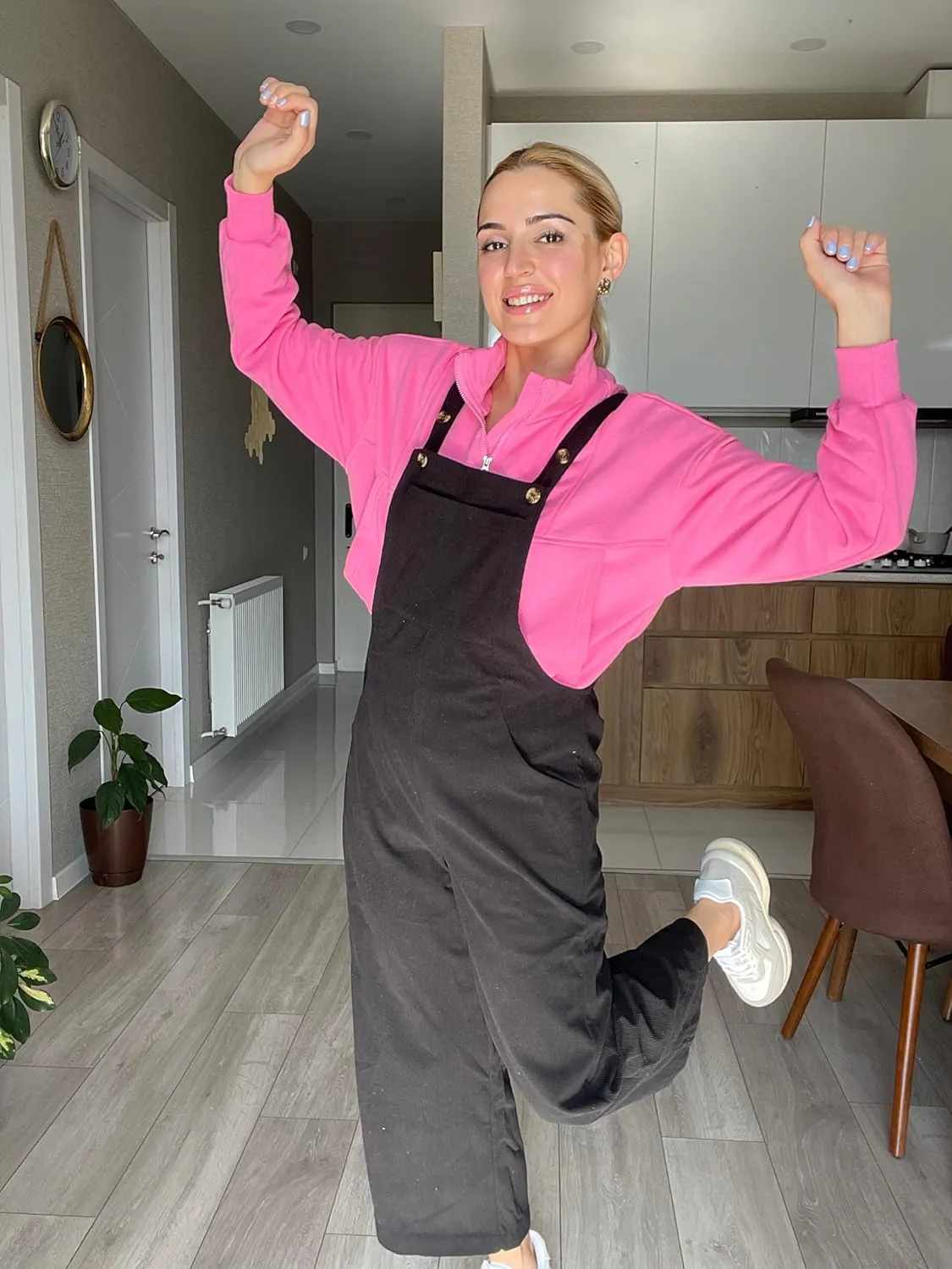 Happy Sailed Women Corduroy Overalls Casual Loose Sleeveless Adjustable Strap Wide Leg Jumpsuits with Pockets