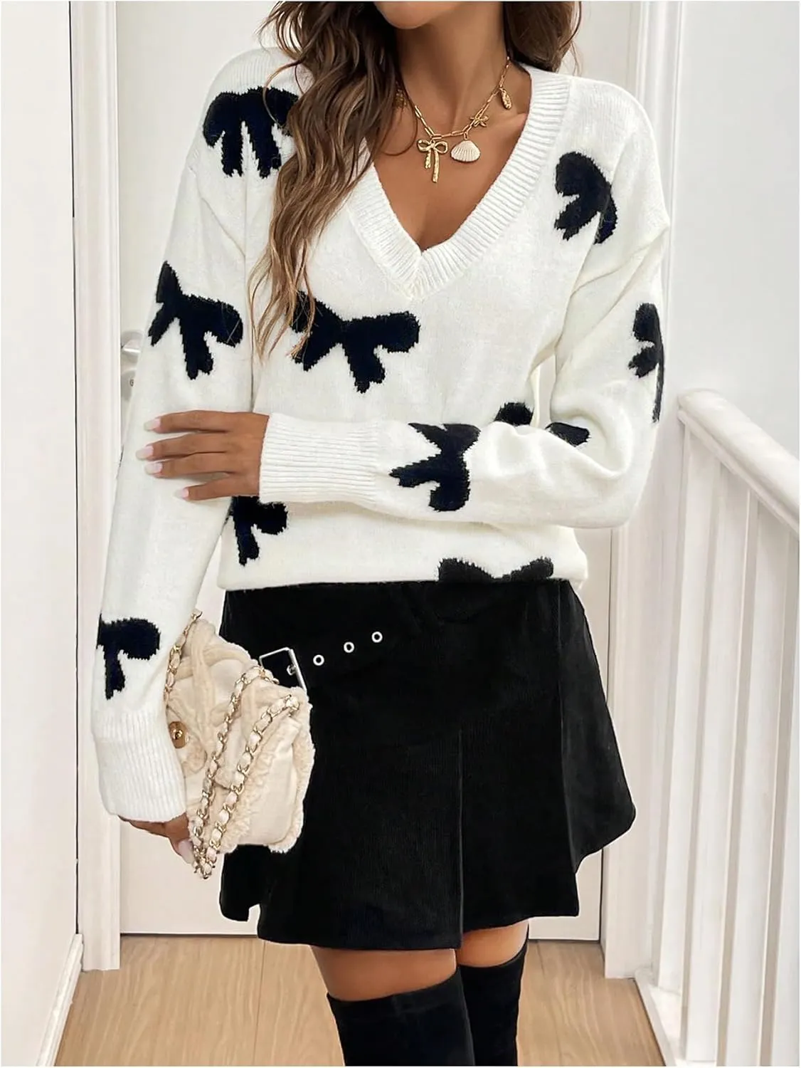 Women's Bow Print Sweaters V Neck Lightweight Sweater Long Sleeve Pullovers Knit Top