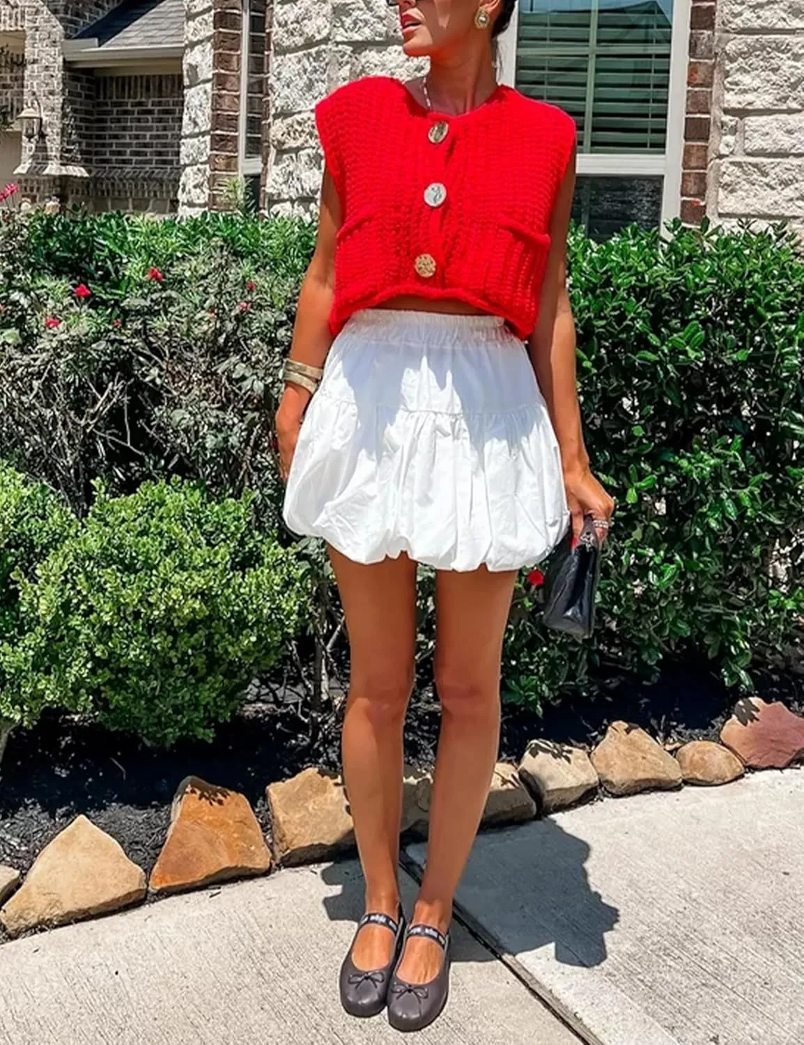 Women's Chunky Cropped Sweater Vest Sleeveless Button Down Trendy Cardigan Knit Crop Tops with Pockets