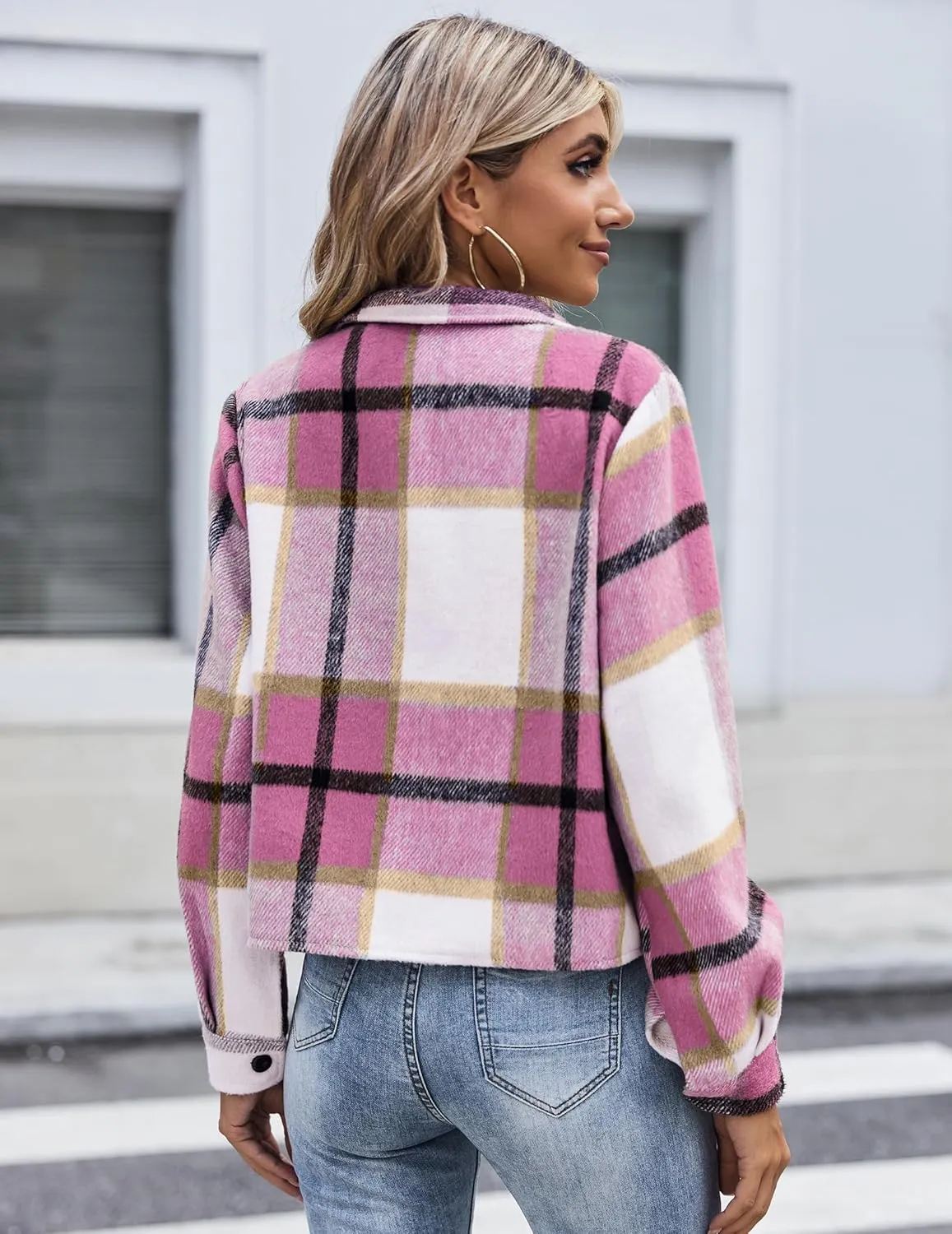 Zeagoo Flannels for Women Cropped Shacket Jacket Fashion Plaid Button Down Shirt 2025 Fall Coat Tops